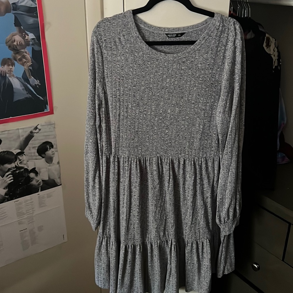 PLUS SIZE Long sleeve Sweater Dress. 2XL. Grey.